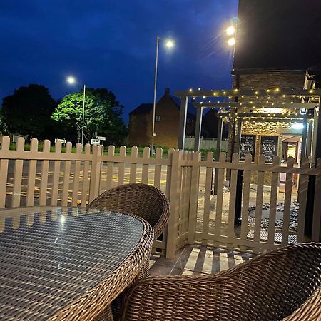 The Queens Head Inn Milton Ernest Exterior photo